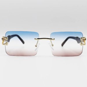 عکس از عینک آفتابی مستطیلی Cartier با لنز سه رنگ هایلایت، دسته چوبی و طرح یوزپلنگ مدل 7288