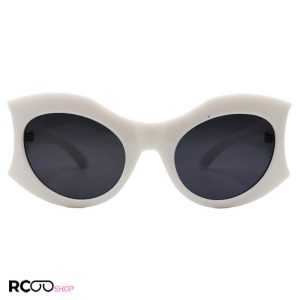 عکس از عینک آفتابی فانتزی برند بالنسیاگا با فریم سفید رنگ، جنس کائوچو و لنز دودی تیره مدل 6061