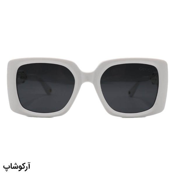 عکس از عینک آفتابی پلاریزه گوچی با فریم مربعی، سفید رنگ، دسته طرح بافته شده و لنز دودی تیره مدل p5114