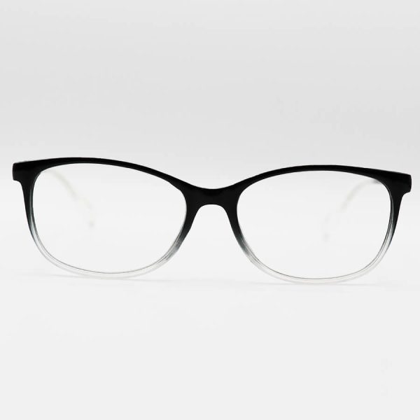 عکس از عینک مطالعه نزدیک بین با فریم مستطیلی شکل، مشکی رنگ و دسته فنری مدل 22-3