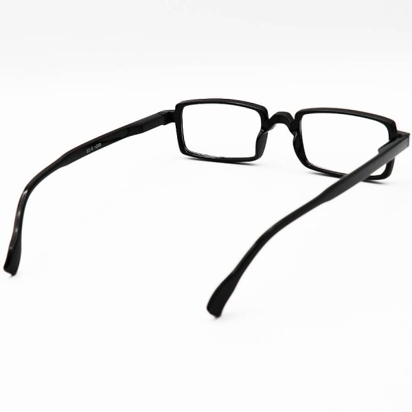 عکس از عینک مطالعه نزدیک بین با فریم مستطیلی شکل، مشکی رنگ و از جنس کائوچو مدل 22-5