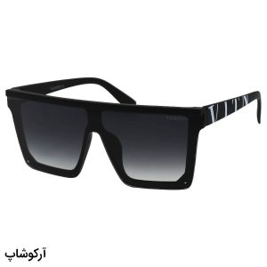 عکس از عینک آفتابی مردانه Valentino با فریم مشکی مات، شکل مربعی و لنز سبز سایه روشن مدل 4232