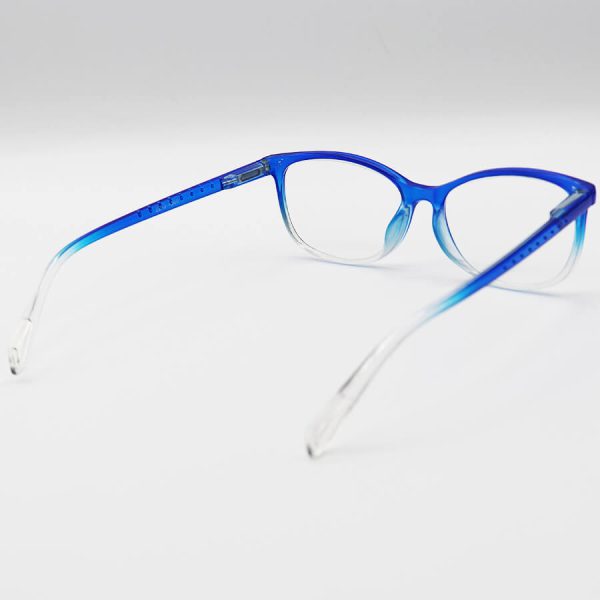 عکس از عینک مطالعه نزدیک بین با فریم مستطیلی شکل، آبی رنگ و دسته فنری مدل 22-3