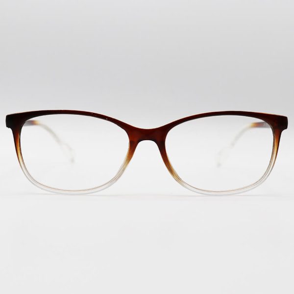 عکس از عینک مطالعه نزدیک بین نمره +2. 00 با فریم مستطیلی شکل، قهوه ای رنگ و دسته فنری مدل 22-3