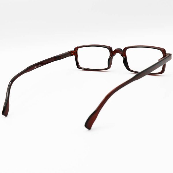 عکس از عینک مطالعه نزدیک بین با فریم مستطیلی شکل، قهوه ای رنگ و از جنس کائوچو مدل 22-5