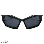 عکس از عینک آفتابی فانتزی PRADA با فریم خاص، رنگ سبز تیره و عدسی دودی تیره و بغل‌دار مدل LH068