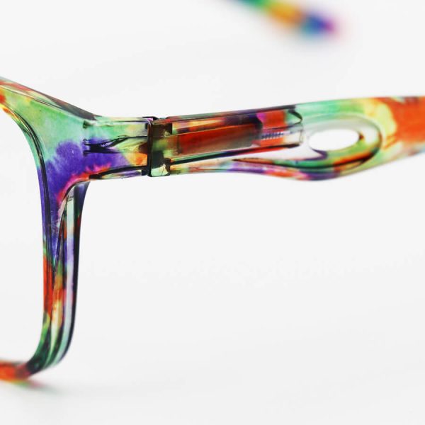 عکس از عینک مطالعه نزدیک بین با فریم سبز چند رنگ، مربعی شکل و دسته فنری مدل 22-9