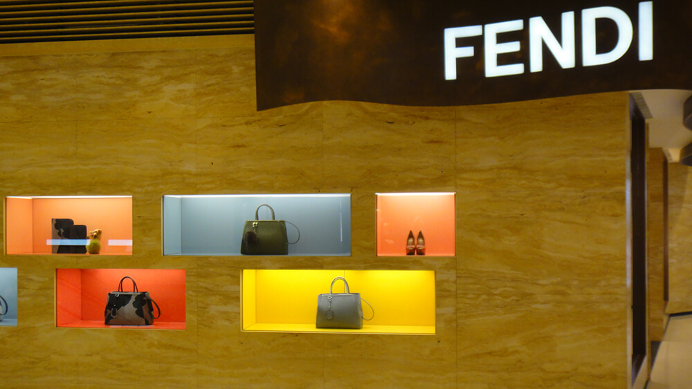 برند Fendi: آشنایی با فندی، یکی از نام‌های برجسته در صنعت مد