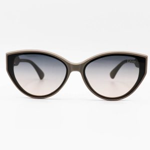 عکس از عینک آفتابی کریستین دیور با فریم گربه ای، رنگ کرمی مات و لنز دو رنگ سایه روشن مدل 5111