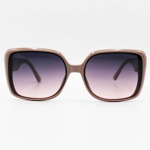 عکس از عینک آفتابی LOUIS VUITTON با فریم مربعی شکل، کرمی رنگ و عدسی بنفش هایلایت مدل M9105