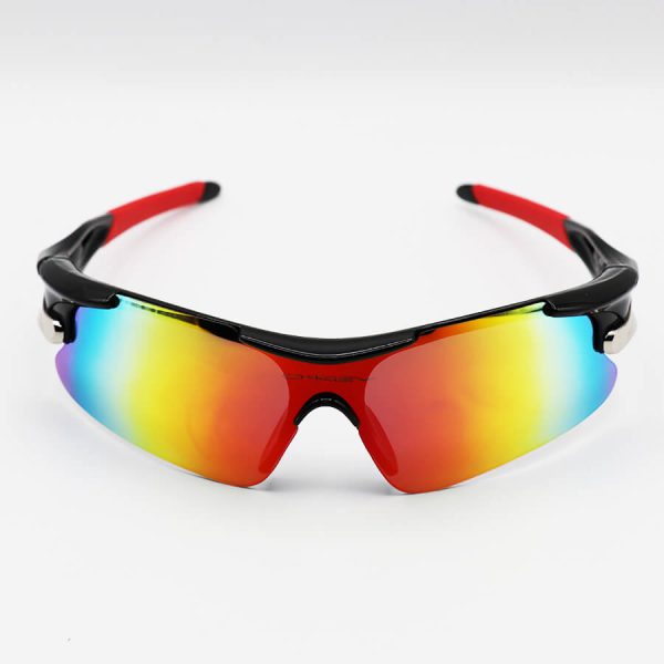 عکس از عینک ورزشی نیم فریم اوکلی با فریم مشکی رنگ، لنز جیوه ای و چند رنگ مدل 806