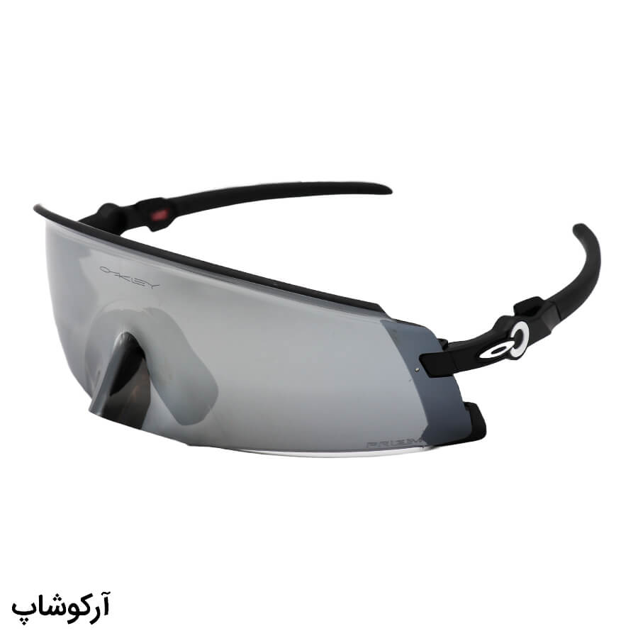 Black-Frame-And-Silver-Mirror-Lens-Oakley-Sunglasses-For-Sport-Model-009455-Si-1 عکس از عینک ورزشی اوکلی با فریم مشکی رنگ، عدسی آینه ای و نقره ای رنگ مدل 009455