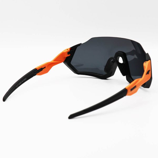 عکس از عینک ورزشی با فریم مشکی و نارنجی رنگ، 3 لنز قابل تعویض و تجهیزات کامل مدل 9317-c6