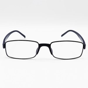عکس از عینک مطالعه نزدیک بین با فریم مستطیلی شکل و دسته سرمه ای رنگ مدل R1658