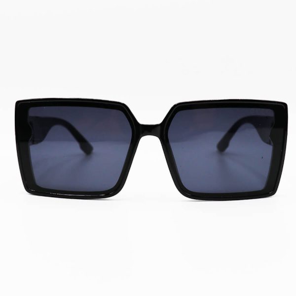 عکس از عینک آفتابی مربعی گوچی با فریم مشکی رنگ، از جنس کائوچو و لنز دودی تیره مدل 3374