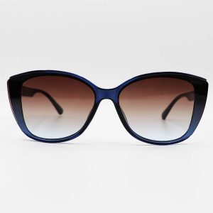 عکس از عینک آفتابی زنانه GUCCI با فریم سرمه ای رنگ، گربه ای شکل و لنز قهوه ای هایلایت مدل M9060