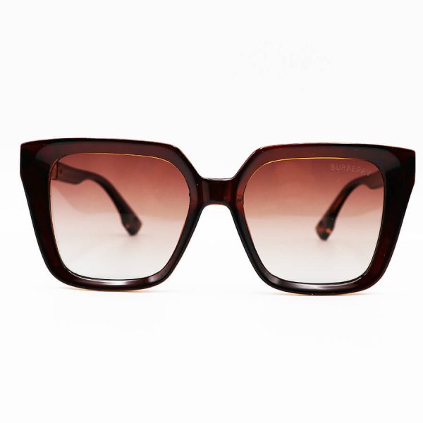 عکس از عینک آفتابی پلاریزه با فریم مربعی شکل، قهوه ای رنگ و لنز قهوه ای سایه روشن burberry مدل p5108