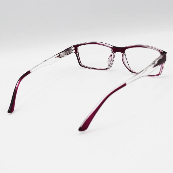 عکس از عینک مطالعه نزدیک بین با فریم شکل مستطیلی، رنگ بنفش و دسته فنری مدل 18-3
