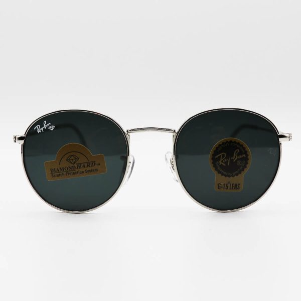 عکس از عینک آفتابی ray-ban با فریم گرد، نقره ای رنگ، عدسی سنگ و رنگ دودی تیره مدل 3447