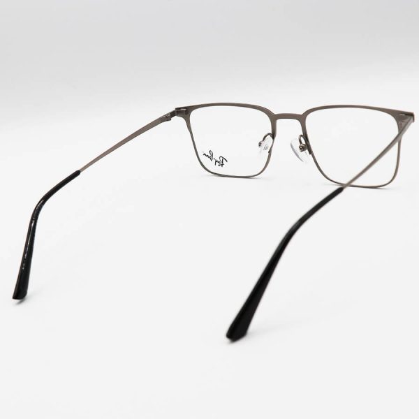 عکس از فریم عینک چند کاوره با فریم رنگ نوک مدادی، مربعی شکل و از جنس آلومینیوم مدل 7012