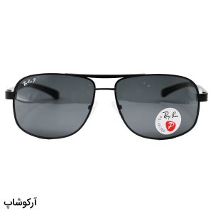 عکس از عینک آفتابی ری بن با فریم مستطیلی شکل، مشکی رنگ، و لنز دودی تیره و پلاریزه مدل P2336