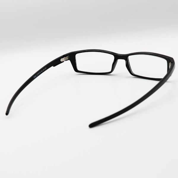 عکس از عینک مطالعه نزدیک بین با فریم مشکی، مستطیلی، نشکن و tr90 مدل d78219