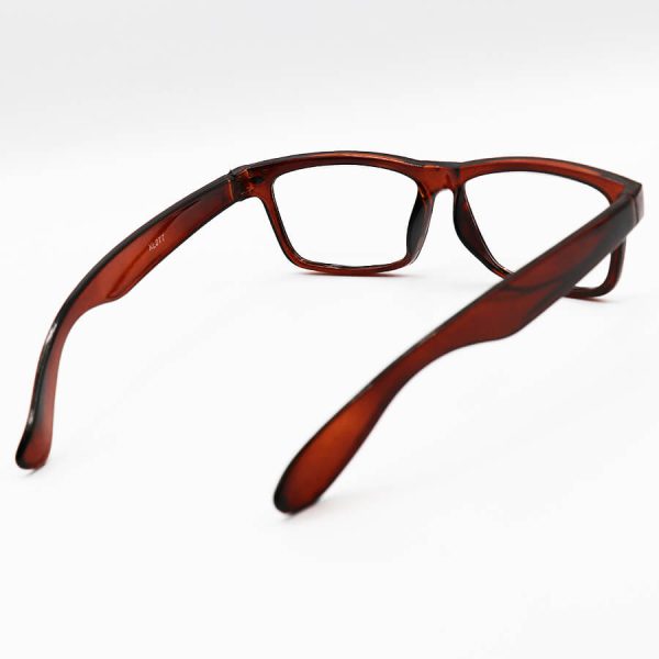 عکس از عینک مطالعه نزدیک بین با فریم قهوه ای رنگ، مستطیلی شکل و دسته پهن مدل xl277