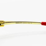 عکس از عینک آفتابی OAKLEY با فریم طلایی رنگ، لنز آینه ای و قرمز رنگ (سایز بزرگ) مدل W2236