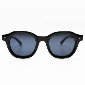 عکس از عینک آفتابی موسکات با فریم مشکی رنگ، مربعی شکل و لنز دودی تیره مدل ZN3775