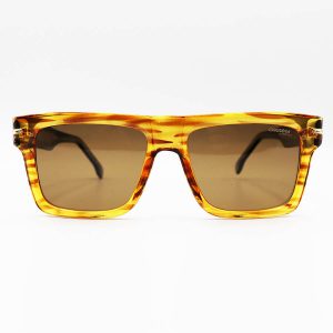 عکس از عینک آفتابی مردانه Carrera با فریم مستطیلی، قهوه ای رنگ و لنز قهوه ای تیره و پلاریزه مدل P58977