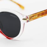 عکس از عینک آفتابی پلاریزه Carrera با فریم گرد، بی رنگ، لنز دودی تیره، دسته قهوه ای و سیم دار مدل P581006