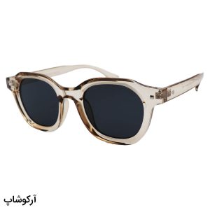 عکس از عینک آفتابی MOSCOT با فریم عسلی رنگ، مربعی شکل و لنز دودی تیره مدل ZN3775