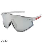 عکس از عینک ورزشی با فریم رنگ نقره ای براق، لنز آینه ای و جیوه ای برند PRADA مدل ZS2316