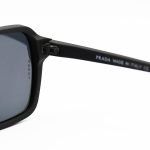 عکس از عینک آفتابی PRADA با فریم خلبانی، رنگ مشکی مات و لنز پلاریزه و دودی تیره مدل P9842
