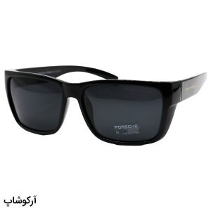 عکس از عینک آفتابی پورشه دیزاین با فریم مستطیلی، مشکی براق، بیس دار و لنز دودی و پلاریزه مدل P915