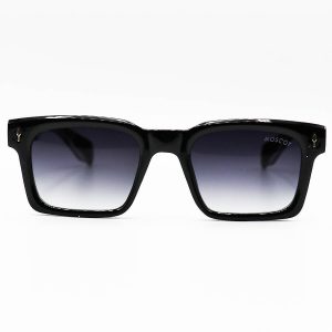 عکس از عینک آفتابی موسکات با فریم مربعی شکل، مشکی رنگ و لنز دودی سایه روشن مدل 86025