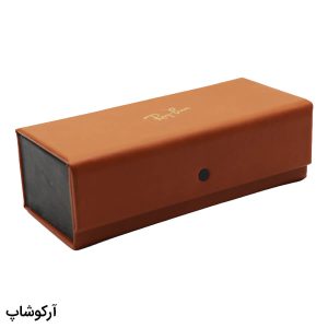 عکس از کیف عینک برند ری بن Ray-Ban درب آهنربایی، مستطیلی شکل و رنگ قهوه ای مدل 992716