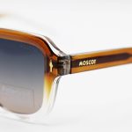 عکس از عینک آفتابی پلاریزه Moscot با فریم قهوه ای، مربعی شکل و لنز دو رنگ و هایلایت مدل P1211