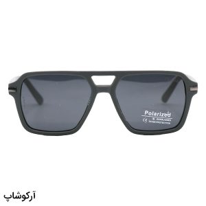 عکس از عینک آفتابی پرادا با فریم خلبانی، رنگ طوسی مات و لنز پلاریزه و دودی تیره مدل P9842