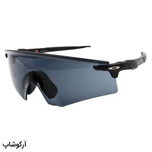 عکس از عینک ورزشی oakley با دسته مشکی رنگ، عدسی دودی و uv400 مدل oo9471
