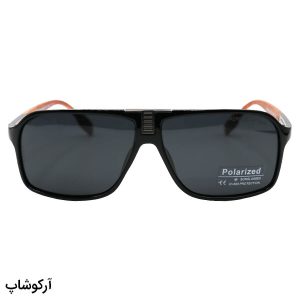 عکس از عینک آفتابی پورشه دیزاین با فریم مشکی رنگ، چند ضلعی، دسته قهوه ای و لنز دودی و پلاریزه مدل P9806