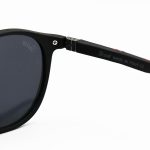 عکس از عینک آفتابی پلاریزه PERSOL با فریم TR، شکل گرد، رنگ مشکی مات، دسته قرمز و لنز دودی مدل P3222