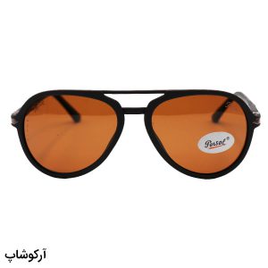 عکس از عینک آفتابی پرسول با فریم خلبانی، رنگ قهوه ای مات، دسته فنری و لنز تیره و پلاریزه مدل P3217