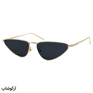 عکس از عینک آفتابی زنانه YSL با فریم طلایی رنگ، مثلثی شکل و عدسی دودی تیره مدل 8011
