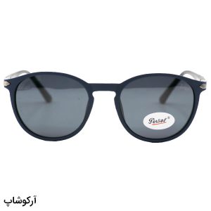 عکس از عینک آفتابی پلاریزه پرسول با فریم گرد، رنگ سرمه ای مات، دسته طوسی و لنز دودی مدل P3222