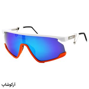 عکس از عینک ورزشی oakley با فریم رنگ سفید و نارنجی، دسته نقره ای، لنز آینه ای و رنگ آبی مدل wt2958