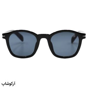 عکس از عینک آفتابی دیوید بکهام با فریم مربعی شکل، مشکی رنگ و لنز دودی تیره مدل 58404