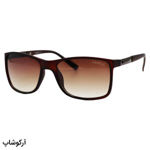 عکس از عینک آفتابی دیزل با فریم قهوه ای مات، مستطیلی شکل، دسته چوبی و لنز سایه روشن مدل 2301