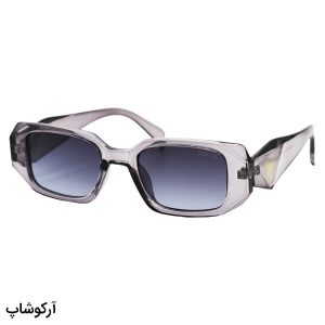 عکس از عینک آفتابی PRADA با فریم مستطیلی شکل، رنگ طوسی و عدسی دودی هایلایت مدل 8822