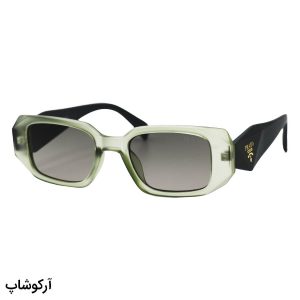 عکس از عینک آفتابی پرادا با فریم مستطیلی، رنگ سبز مات، دسته سبز تیره و لنز سبز سایه روشن مدل 8822